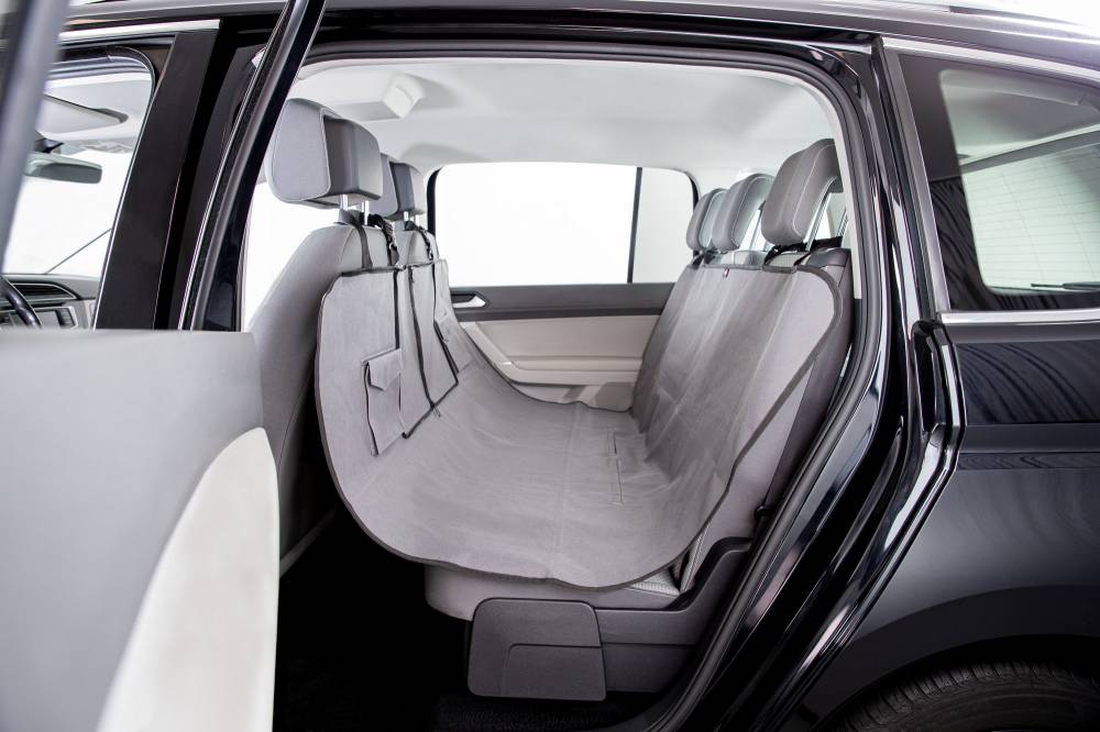 **Autoistme kate, 1,40 × 1,45 m, must/pruun